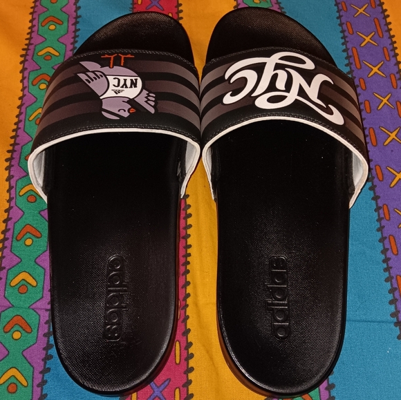 Adidas NYC Adilette Comfort Slides New York City Black main image 4